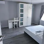 Ml 81 Apartamento *